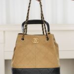 샤넬 (팬더) 25A 고급 수공예 스웨이드 앵커 블랙 물통백 베이지