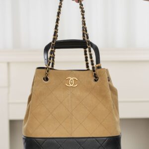 샤넬 (팬더) 25A 고급 수공예 스웨이드 앵커 블랙 물통백 베이지