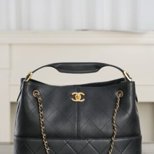 샤넬 (팬더) 25A 쇼핑백 블랙 소가죽
