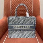 디올 (OC) 디올 북 토트 미디움 토트백 미디움 캔버스 자수 하늘색 1296