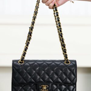 샤넬 (팬더) 클래식 플랩 블랙 골드 소가죽 백
