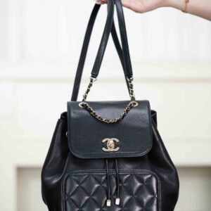 샤넬 (팬더) 25B 어피니티 듀마 대형 블랙 골드 소가죽 백팩