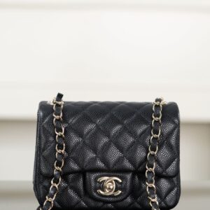 샤넬 (팬더) 클래식 플랩 블랙 골드 리지드 가죽 백