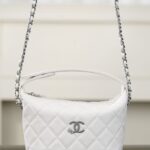 샤넬 (팬더) 25B 별장식 캐비어 가죽 백 화이트 실버