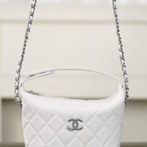 샤넬 (팬더) 25B 별장식 캐비어 가죽 백 화이트 실버