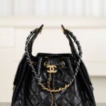 샤넬 (팬더) 25B 호보 백 미니 블랙/골드