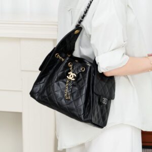샤넬 (팬더) 클래식 퀼팅 블랙 토트백