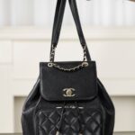 샤넬 (팬더) 25B 어피니티 듀마 대형 블랙 골드 소가죽 백팩