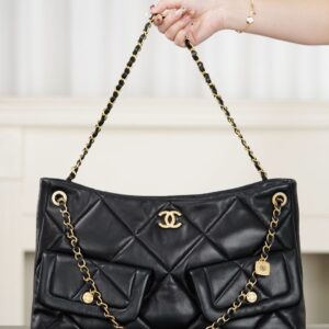 샤넬 (팬더) 25k 호보 쇼핑백 블랙 골드 양가죽