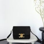 셀린느 (블랙프라임) 트리옴프 미디움 스웨이드 백 미디움 스웨이드 트리옴프 로고 블랙 188423