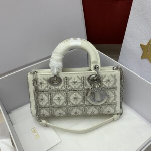 디올 (OC) 레이디 D-조이 미니 자수 토트백 미니 레더 자수, 실버 다이아몬드 화이트 0613