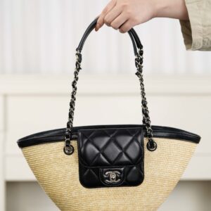 샤넬 (팬더) 26c 소형 손잡이 바구니 핸드백 베이지