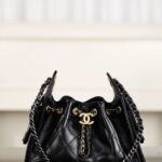 샤넬 (팬더) 26C 신상 25백 미니 유화 가죽 투톤 체인 블랙