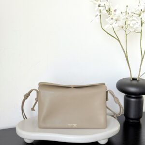 셀린느 (블랙프라임) 트리옴프 플랩 미니 백 Mini 소가죽 블랙프라임 베이지 0P862