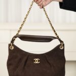 샤넬 (팬더) 히피 호보 스몰 브라운 스웨이드