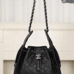 샤넬 (팬더) 26c 신款 25백 블랙 엔틱 실버 캐비어 가죽 미니