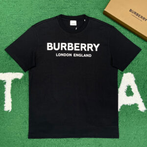 버버리 [ 잔디집 ]  반팔 티셔츠 로고 프린트 “2COLOR”