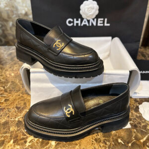 샤넬 23A 퀼팅 블랙 카프스킨  로퍼 “35SIZE – 40SIZE”