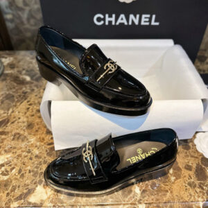 샤넬 【터보】 24C 메탈 CC 로고 블랙 페이던트 로퍼 “35SIZE – 41SIZE”（TJ공장）