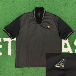 프라다 [ 잔디집 ] 24 리나일론 사피아노 스틸 와펜 반팔 폴로 카라 티셔츠