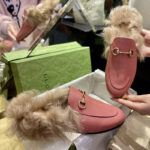 구찌 [TJ공장] 프린트다운 뮬 블로퍼 슬리퍼 (터보)