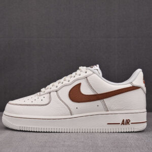 나이키 【MAX공장】 에어포스 1 로우 07 LV8 아이보리 새들 브라운 HQ2037-101