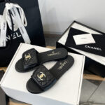 샤넬 25A CC로고 퀼팅 뮬 슬리퍼