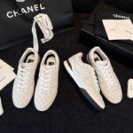 샤넬 CC 로고 퀼팅 스니커즈