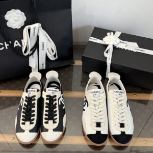 샤넬 26P CC로고 엠보싱 스웨이드 스니커즈