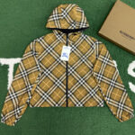 버버리 【잔디집】 크롭 체크 리버시블 후드 자켓（레어）