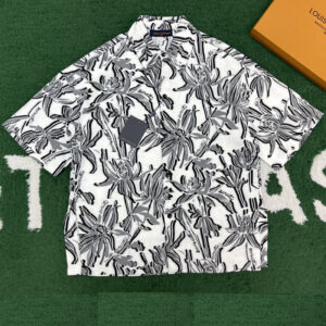 루이비통 [잔디집] 1AB5HU 멀티 버튼홀 쇼트 슬리브드 파자마 셔츠 [레어]