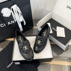 샤넬 cc로고 턴락 퀼팅 모카신 로퍼