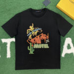 루이비통 [잔디집] 그래픽 엠벨리시드 코튼 티셔츠