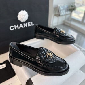 샤넬 【터보】 CC 로고 턴락 퀼팅 에나멜 로퍼（TJ공장）