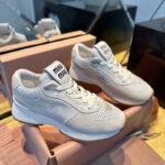 미우미우 【터보】 퍼퍼레이터드 로우 탑 스니커즈（TJ공장）