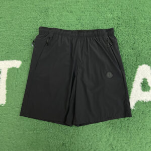 몽클레어 【잔디집】 바이스트레치 나일론 로고 패치 숏 팬츠（레어）