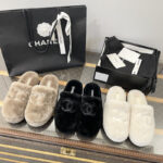 샤넬 CC로고 시어링 뮬 슬리퍼