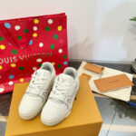 루이비통 LV 트레이너 스니커즈 화이트