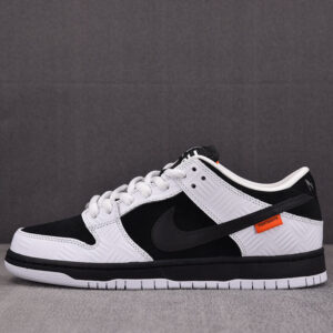 나이키 [M공장]  x 타이트부스 SB 덩크 로우 프로 블랙 화이트 FD2629-100
