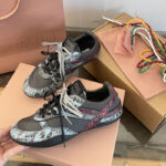 미우미우 김나지움 에이어스 스니커즈 가죽 슬레이트 그레이/아스트랄 블루