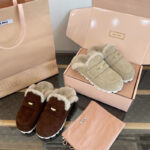 미우미우 스웨이드 뮬