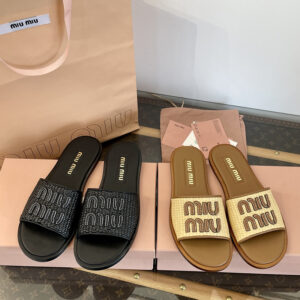 미우미우 라피아 우븐 패브릭 슬라이드 효과