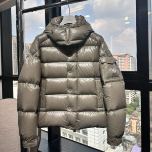 몽클레어 마야 Maya 70 숏 다운 패딩 자켓