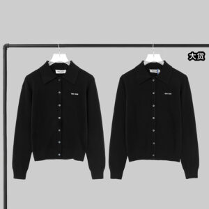 미우미우 【YD공장】 로고 카라 니트 가디건