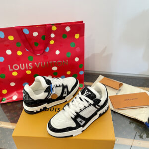 루이비통 LV 트레이너 스니커즈 블랙