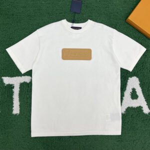 루이비통 【잔디집】 VVN 패치 반팔 티셔츠（레어）