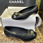 샤넬 24B 턴락 퀼팅 발레리나 플랫 슈즈