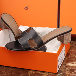 에르메스 【Hello】 오아시스 샌들 （TJ공장）