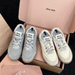 미우미우 기능성 소재 타이어 스니커즈