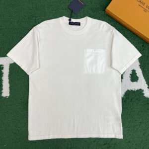 루이비통 【잔디집】 모노그램 포켓 시그니처 반팔 티셔츠（레어）